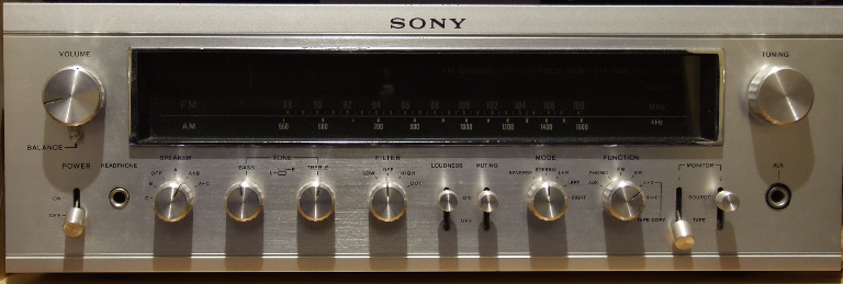 Sony STR-7055 front