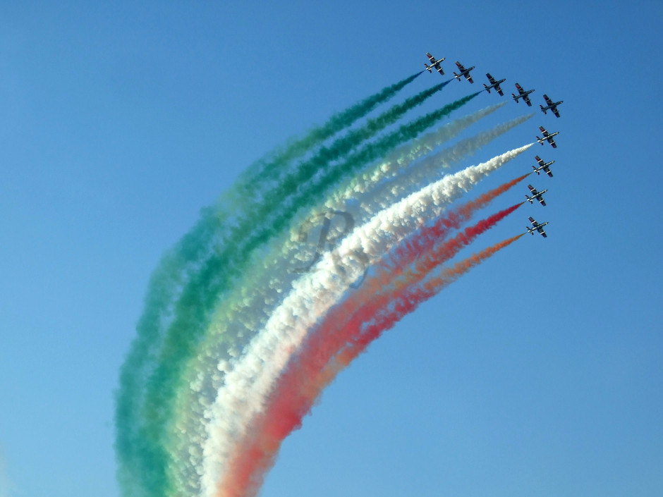 Jet Flyby with Colors